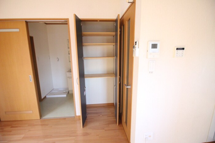 テラスハウスよつ葉Ｂの物件内観写真