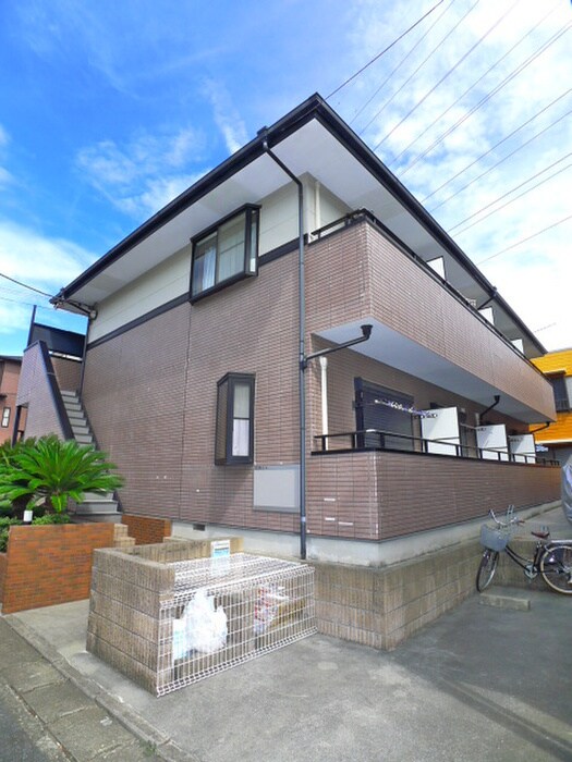 スタジオーネ弐番館の物件外観写真