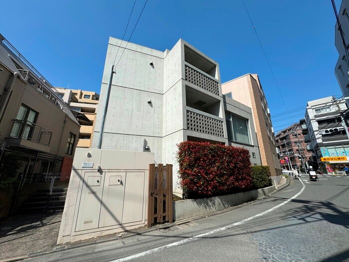 ラティエラ祐天寺の物件外観写真