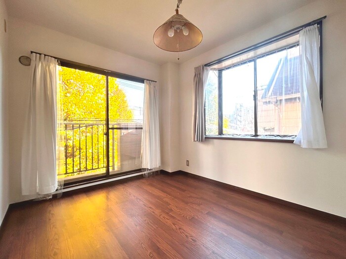 クレセントビルの物件内観写真