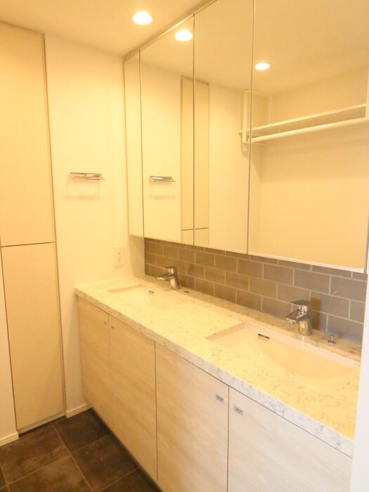 ザ・パークハビオＳＯＨＯ祐天寺の物件内観写真