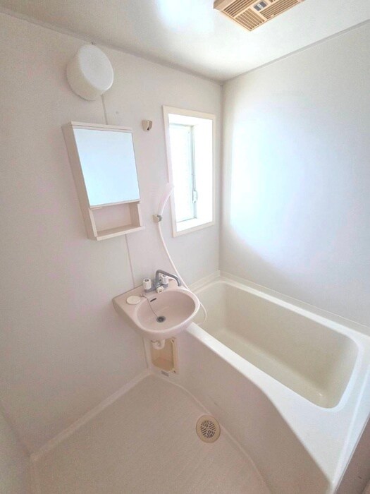 ドミール杉田の物件内観写真