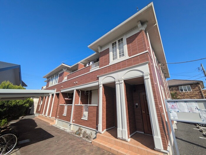 グリムロ－ズガ－デンの物件外観写真