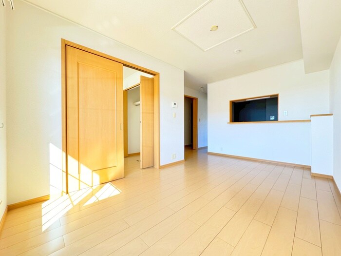 グリムロ－ズガ－デンの物件内観写真