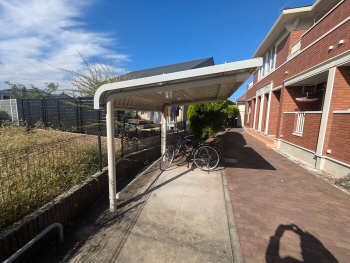 グリムロ－ズガ－デンの物件外観写真