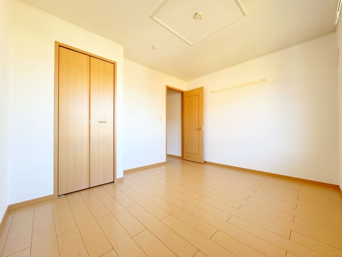 グリムロ－ズガ－デンの物件内観写真