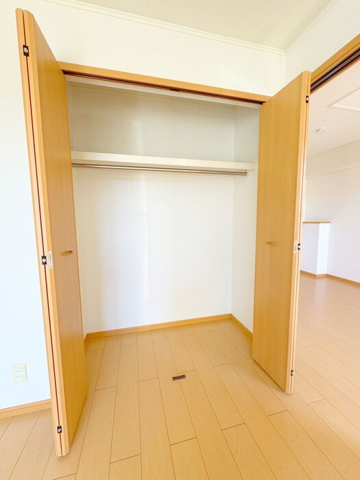 グリムロ－ズガ－デンの物件内観写真