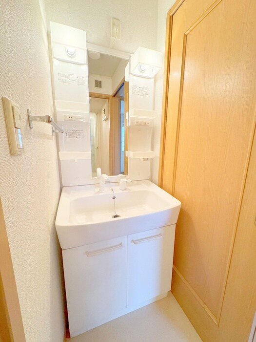 グリムロ－ズガ－デンの物件内観写真