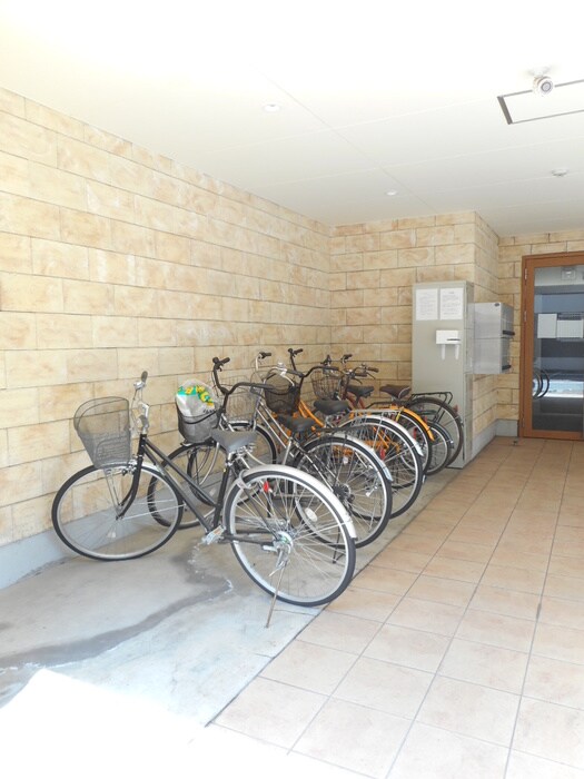 カーサメイプル千葉中央の物件外観写真