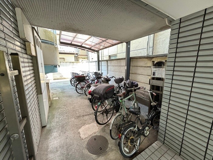 アースカーサの物件外観写真