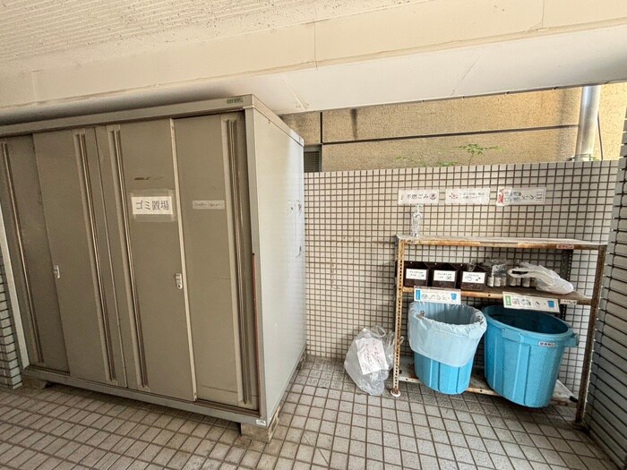 アースカーサの物件外観写真