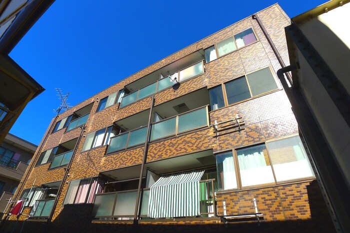 ロイヤルハウスの物件外観写真