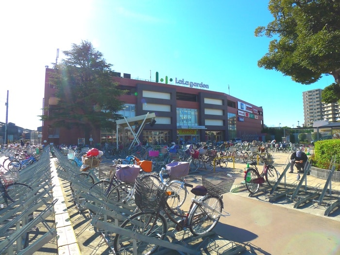 ロイヤルハウスの物件外観写真