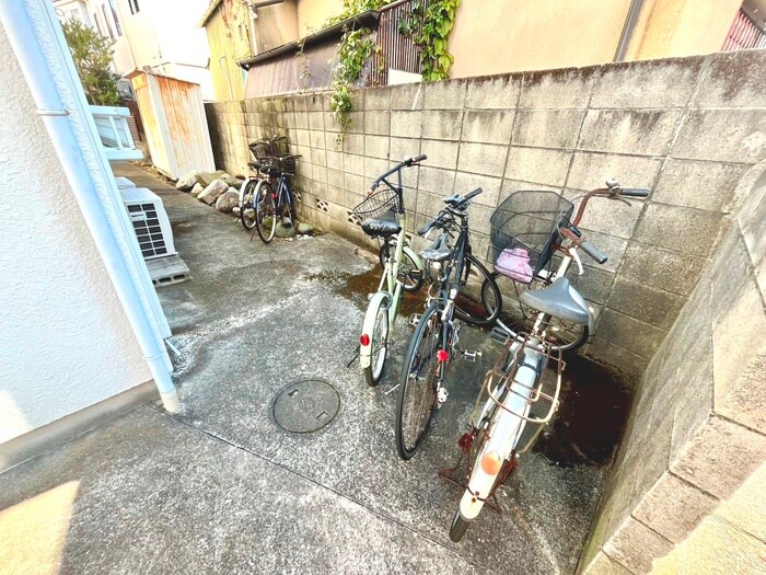 森レジデンスの物件外観写真