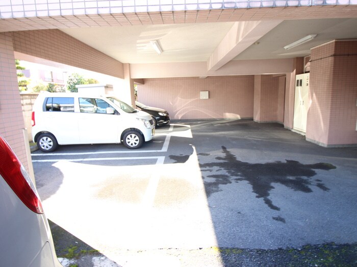 プラザイワモトの物件外観写真