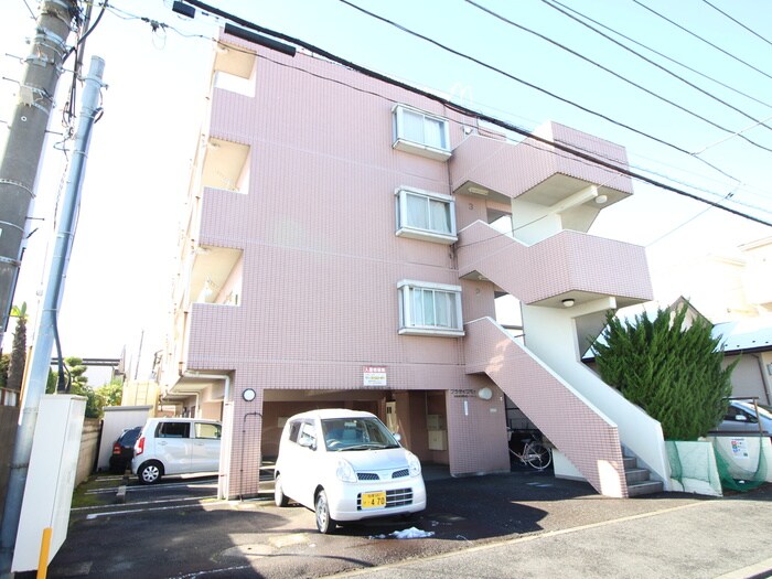 プラザイワモトの物件外観写真