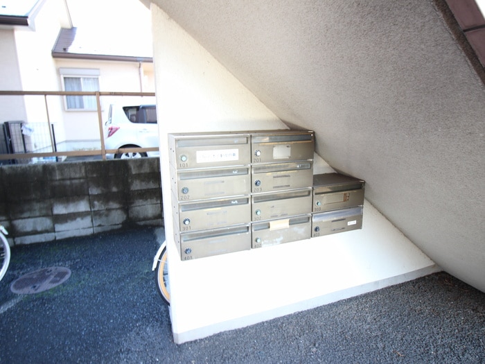 プラザイワモトの物件外観写真