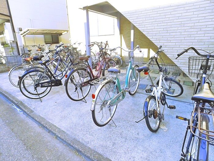 コーポラス川奈の物件外観写真