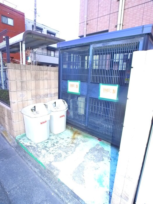 青木ビルの物件外観写真