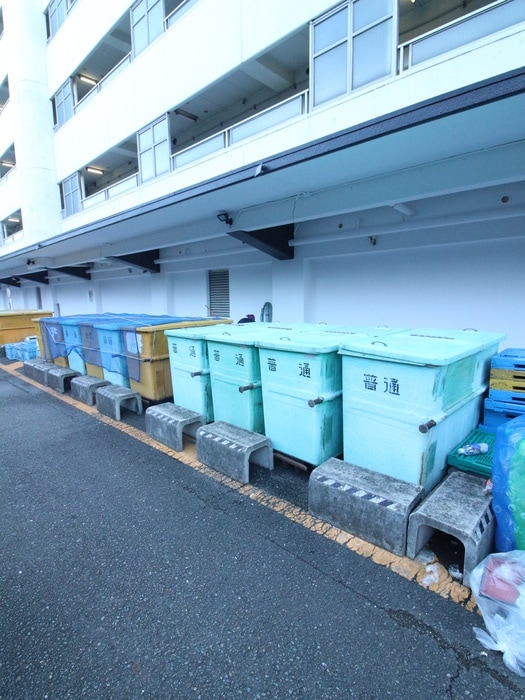 ビレッジハウス八潮1の物件外観写真