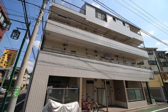 メゾン３２の物件外観写真