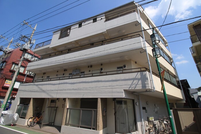 メゾン３２の物件外観写真