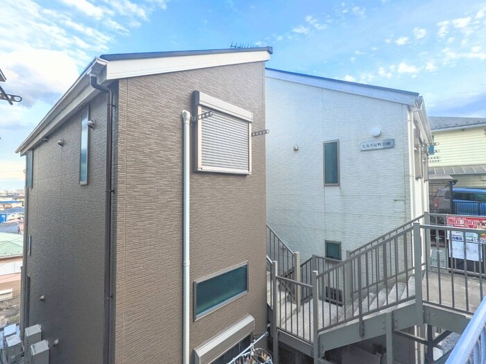 ヒルズ反町　Ｂ棟の物件外観写真