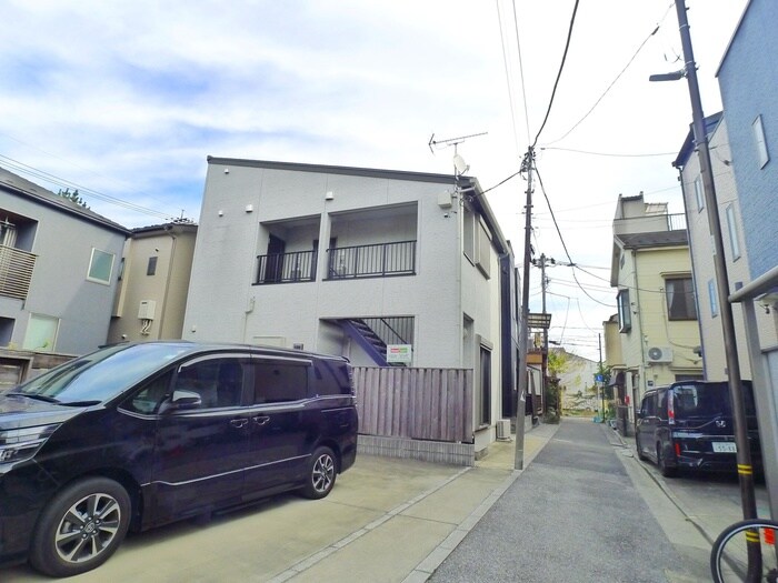 プラム・パレスの物件外観写真