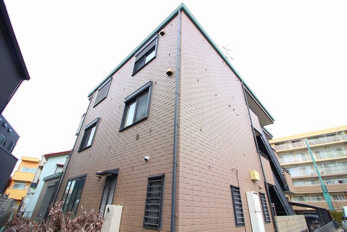 カーサファミールの物件外観写真