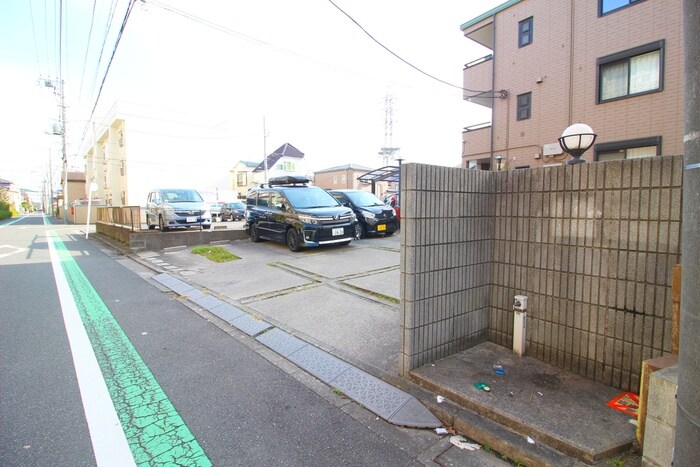 カーサファミールの物件外観写真