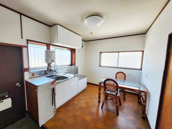 陽輝荘の物件内観写真