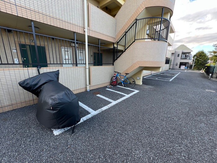 ハイデンス ヌクイの物件外観写真