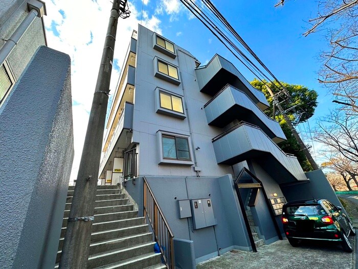 ロワール成瀬の物件外観写真