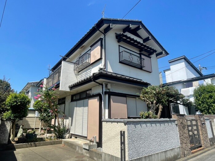 学園東町貸家の物件外観写真