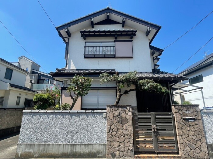 学園東町貸家の物件外観写真