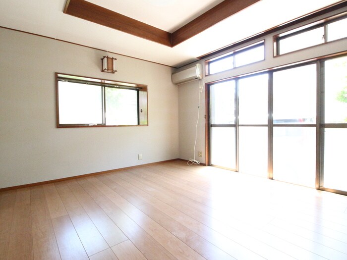 学園東町貸家の物件内観写真