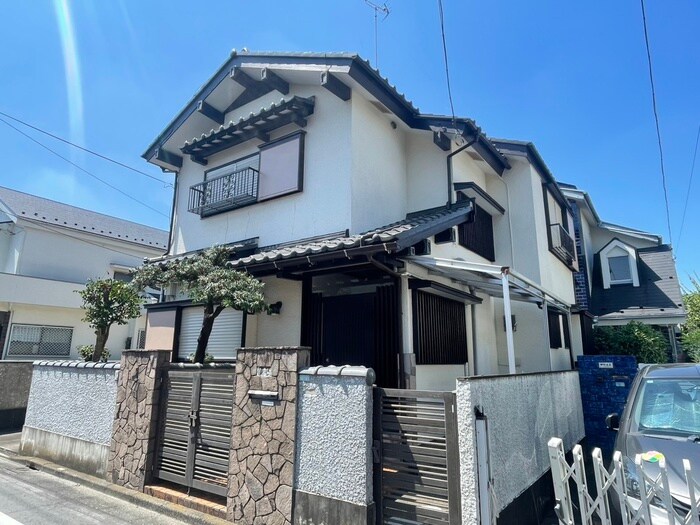 学園東町貸家の物件外観写真