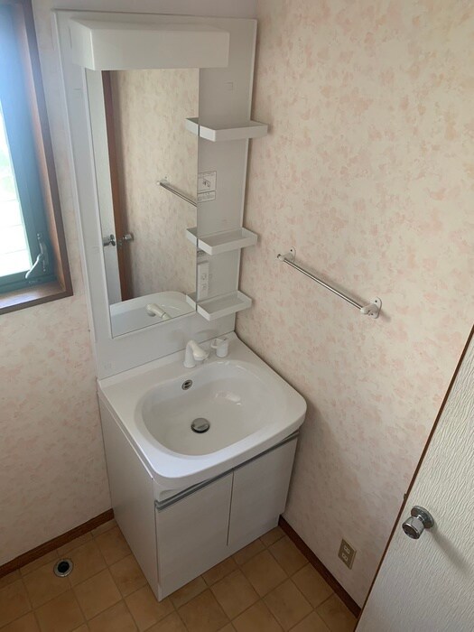 学園東町貸家の物件内観写真