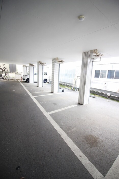 グラフティ－マンション６の物件外観写真