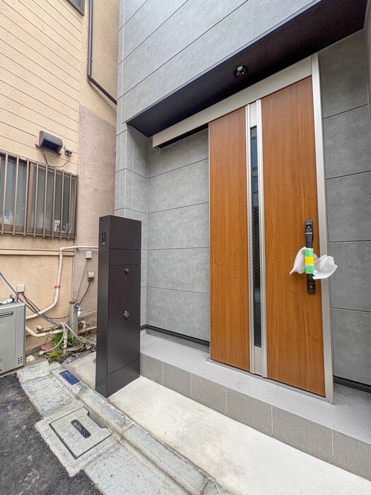 西日暮里6丁目戸建の物件外観写真