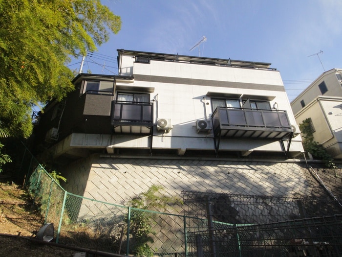 ヴィラージュ西生田の物件外観写真