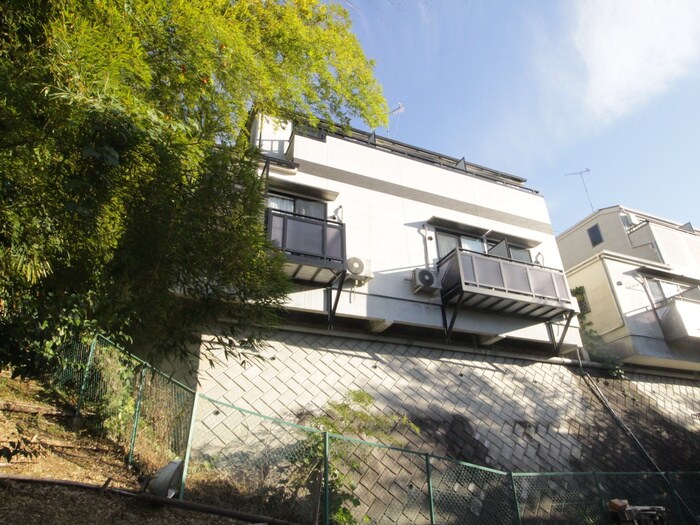 ヴィラージュ西生田の物件外観写真