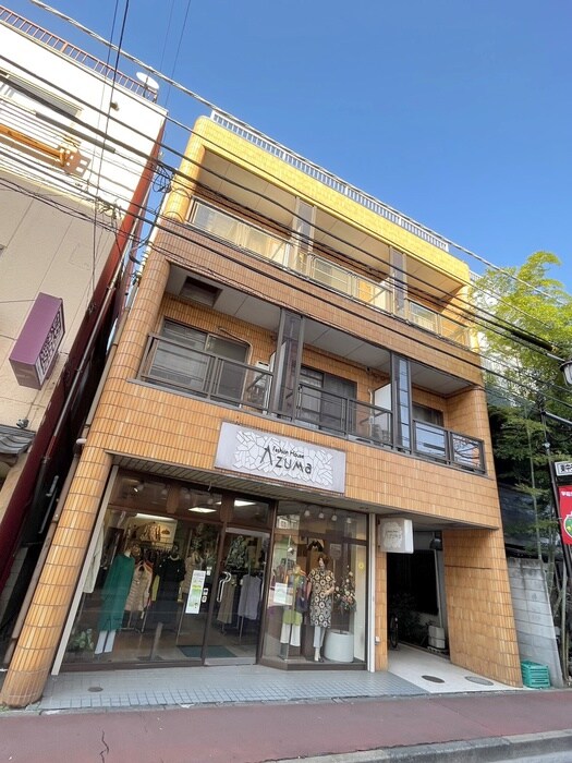 あずまコ－ポの物件外観写真