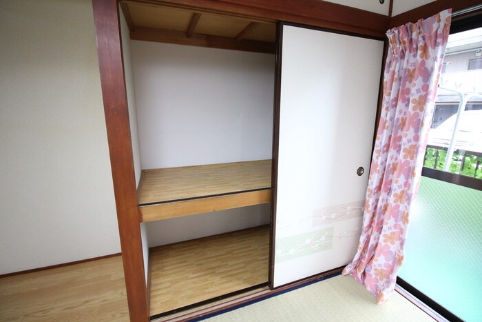 リバーサイド新高島平の物件内観写真