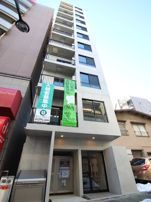 Bee Flatsの物件外観写真