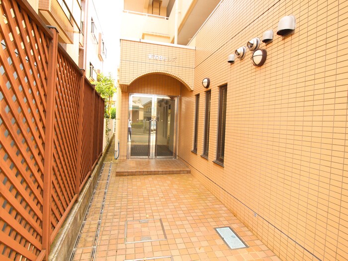 新百合ヒルズの物件外観写真