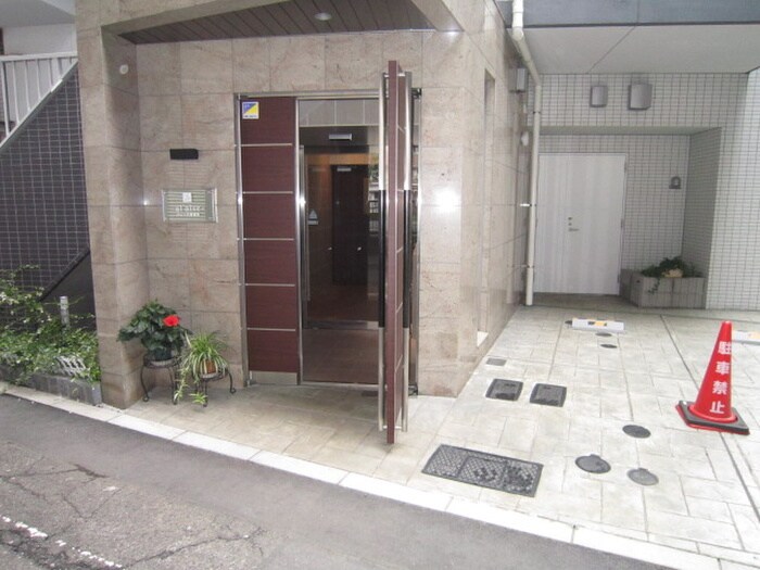 アレーズ南池袋の物件外観写真