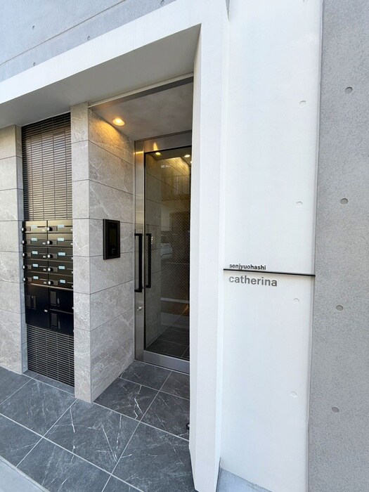 カテリーナ千住大橋の物件外観写真