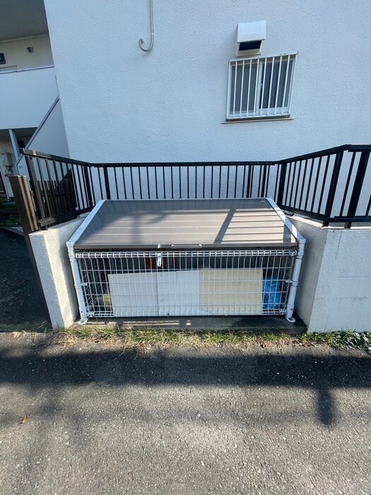 ホワイトコ－トの物件外観写真