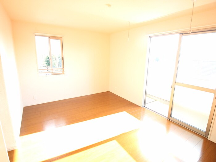 ジュネス中河原の物件内観写真